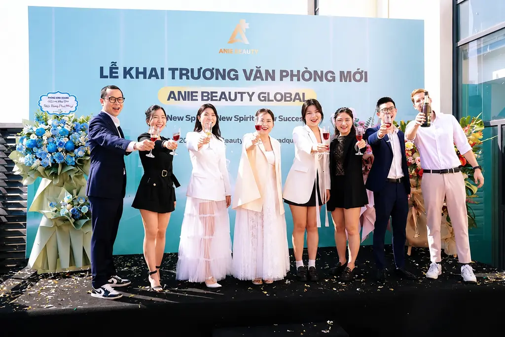 Lễ khai trương văn phòng mới Anie Be auty